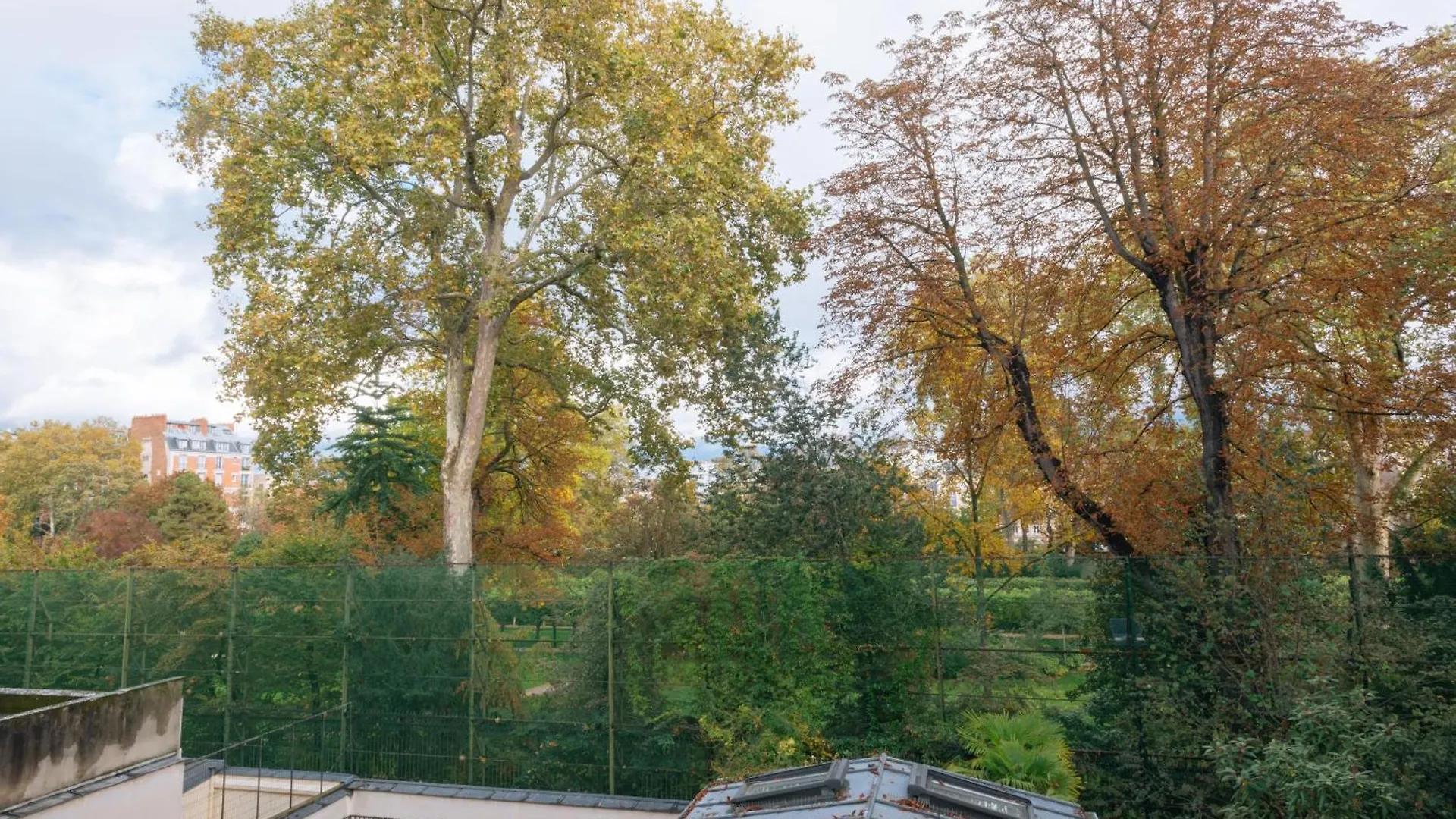Modern Rustic-Style Apartment 7Th Arrondissement! Paris