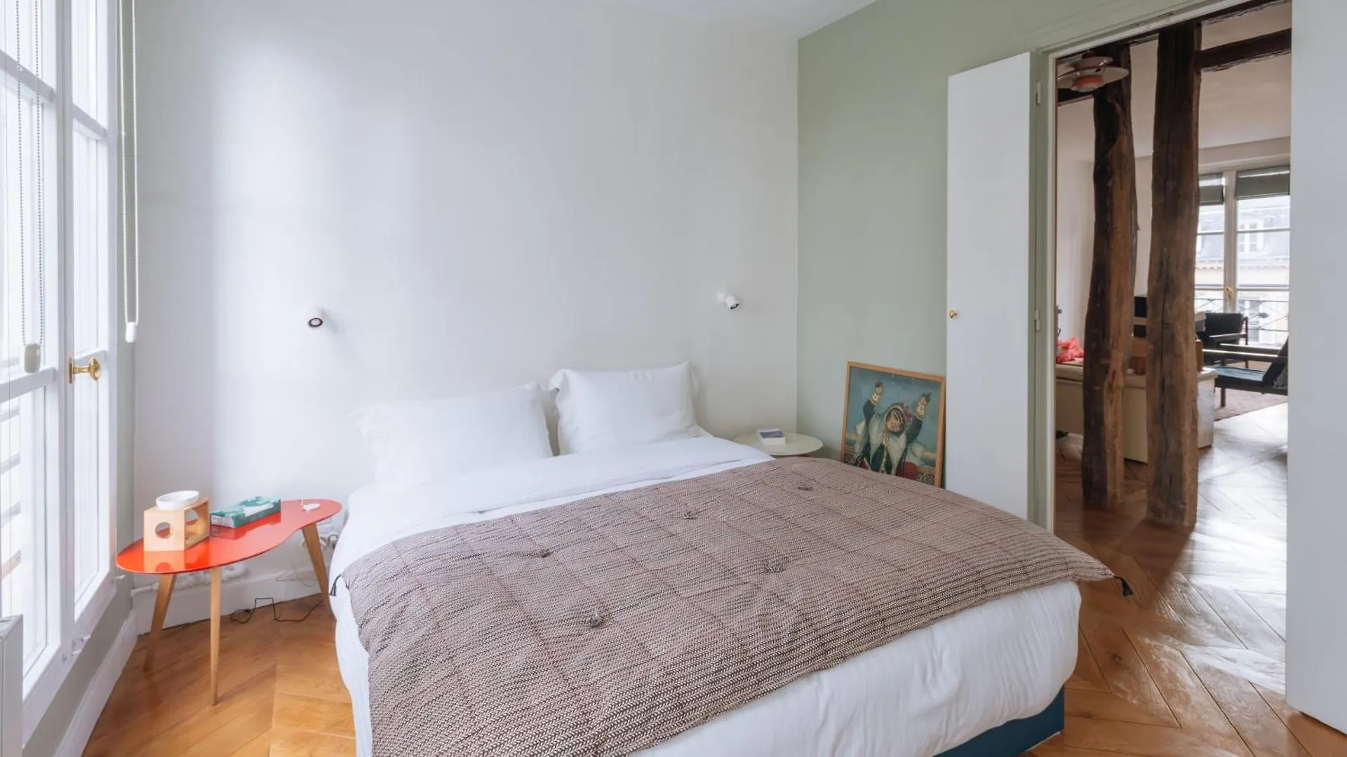 Modern Rustic-Style Apartment 7Th Arrondissement! Paris