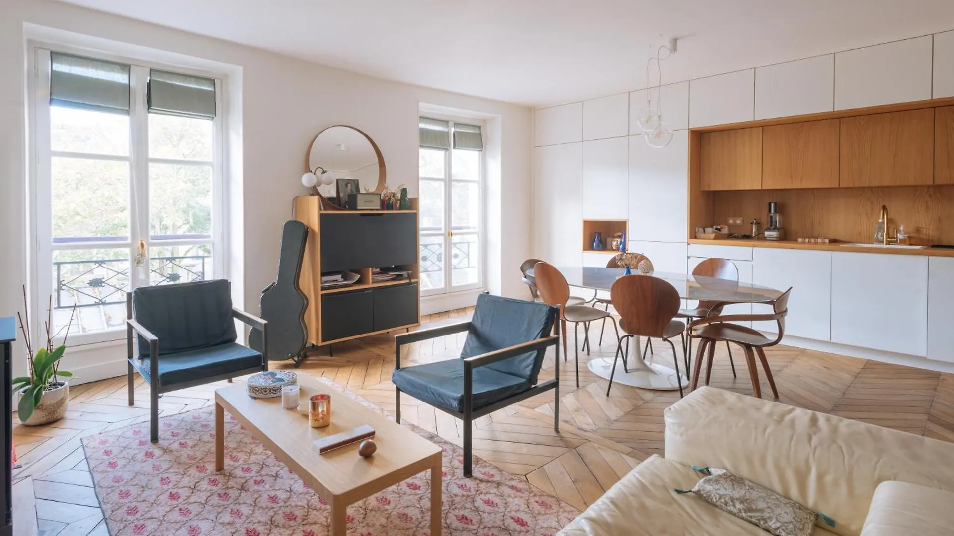 Modern Rustic-Style Apartment 7Th Arrondissement! Paris France