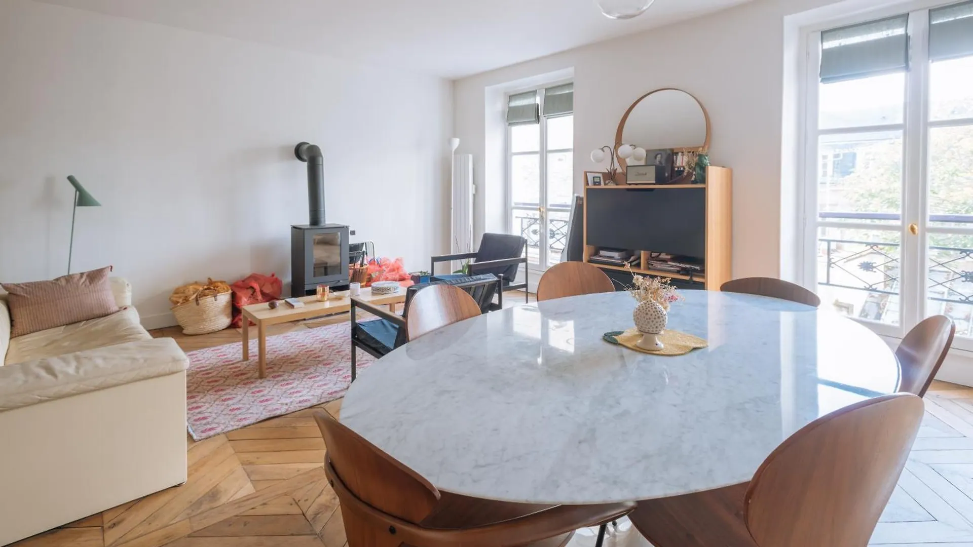 Modern Rustic-Style Apartment 7Th Arrondissement! Paris