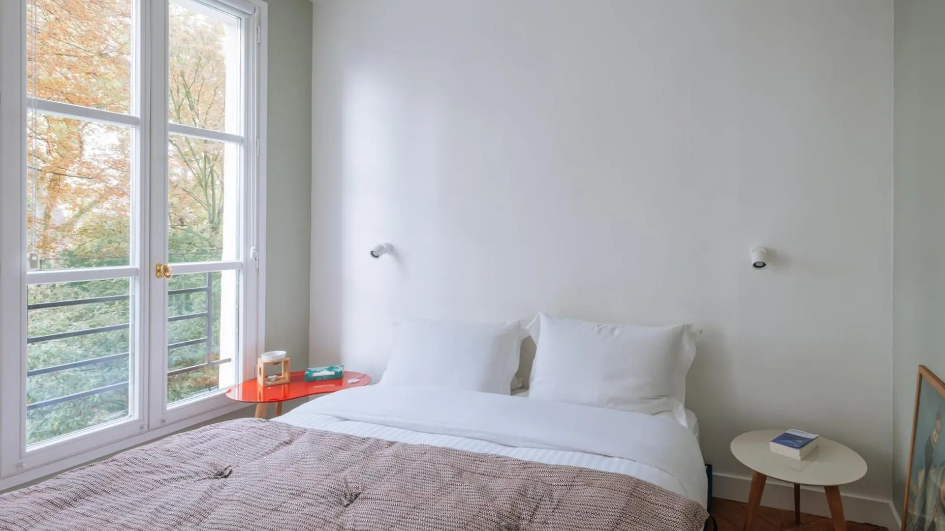 Modern Rustic-Style Apartment 7Th Arrondissement! Paris