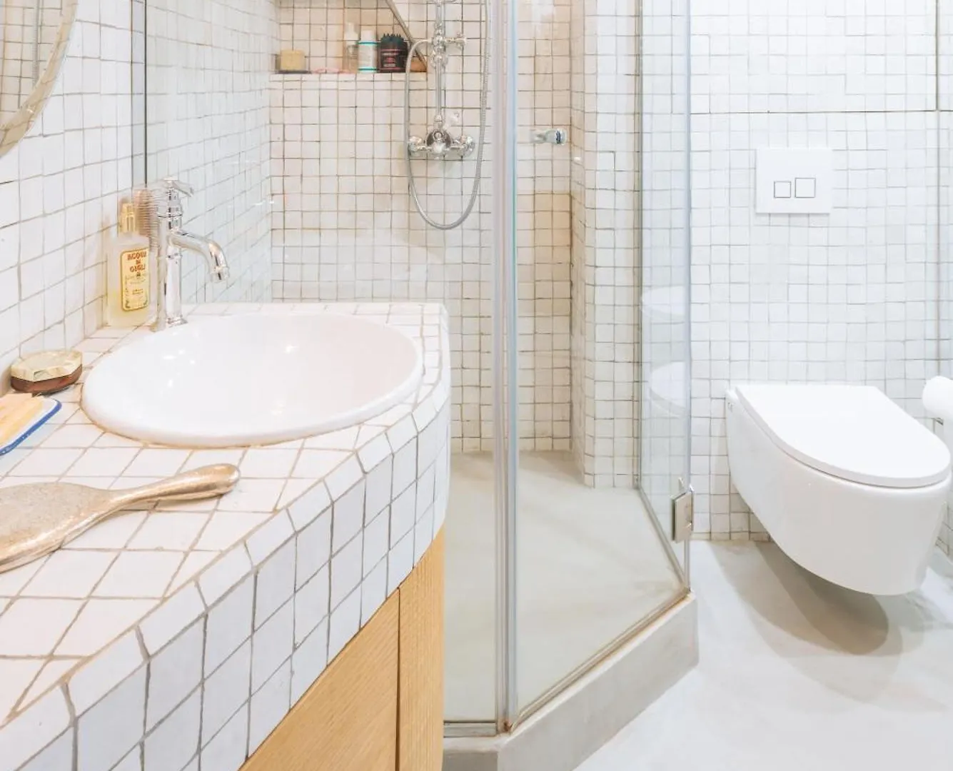 Modern Rustic-Style Apartment 7Th Arrondissement! Paris France